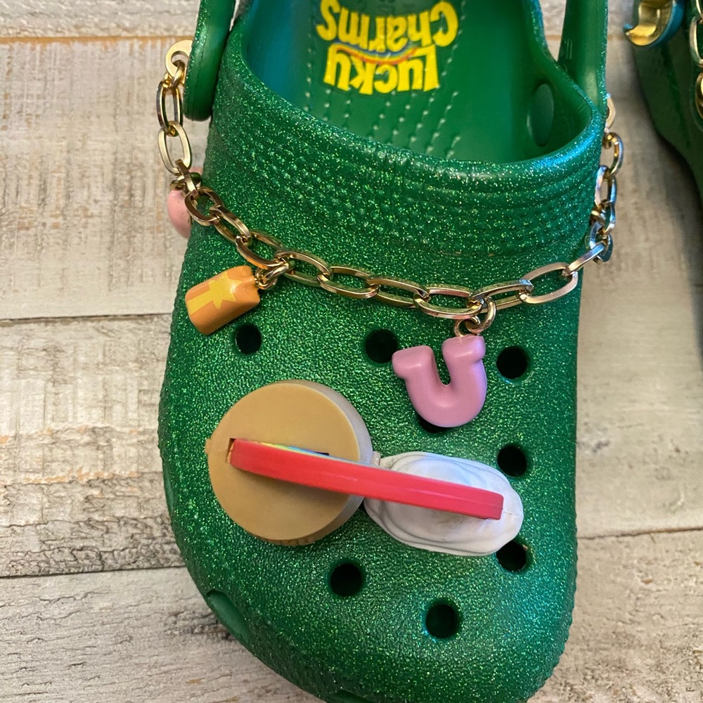 CROCS “Lucky Charms” Kids Unisex Clogs Size 11 Green Glitter Charms Like New - Picture 7 of 15